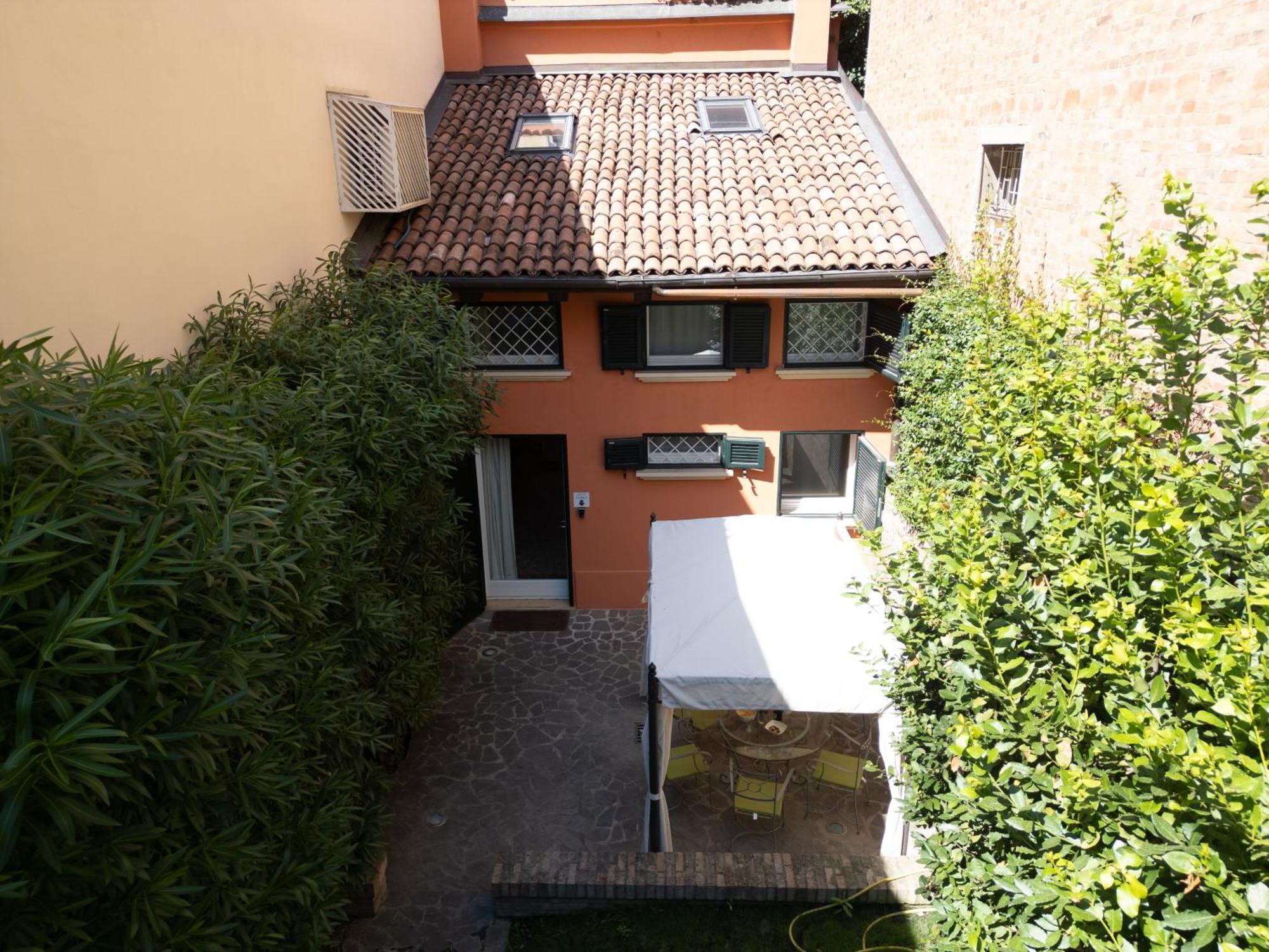 Isaia Garden -Private Garden Spa Bath Bolognarooms Болонья Экстерьер фото
