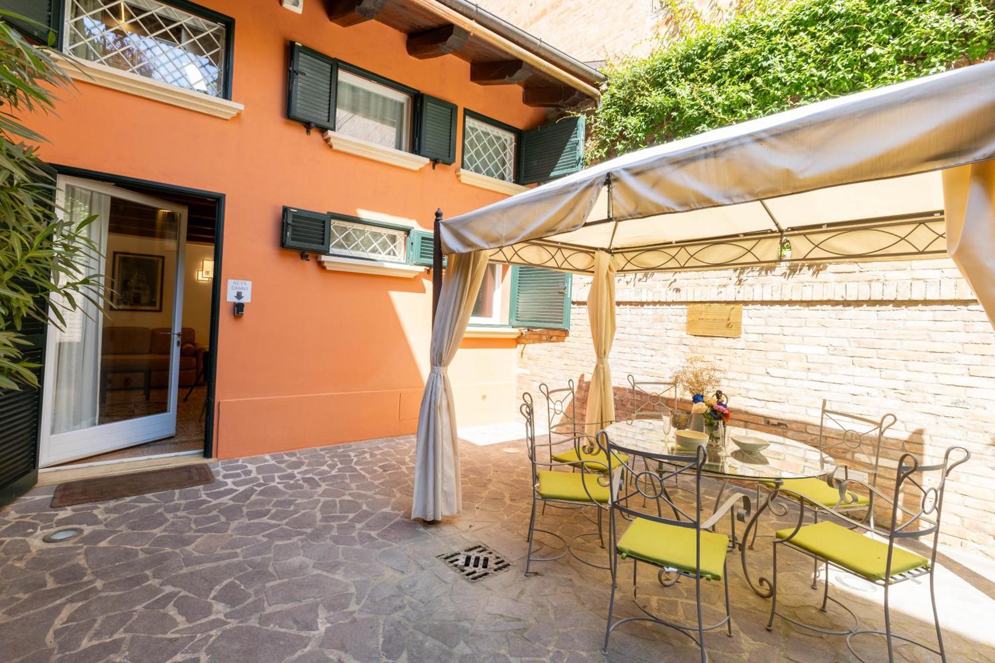 Isaia Garden -Private Garden Spa Bath Bolognarooms Болонья Экстерьер фото
